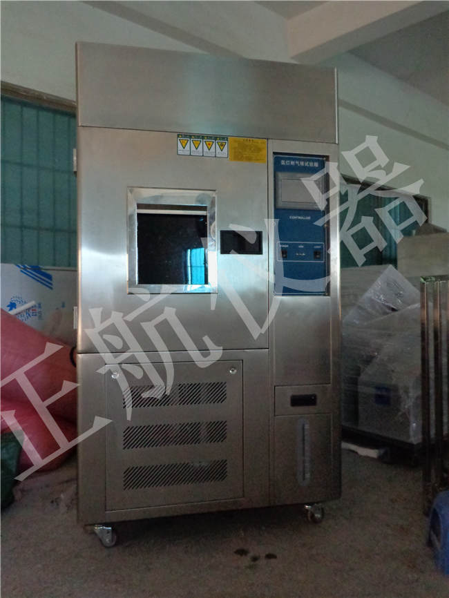 氙灯试验箱详细直视图